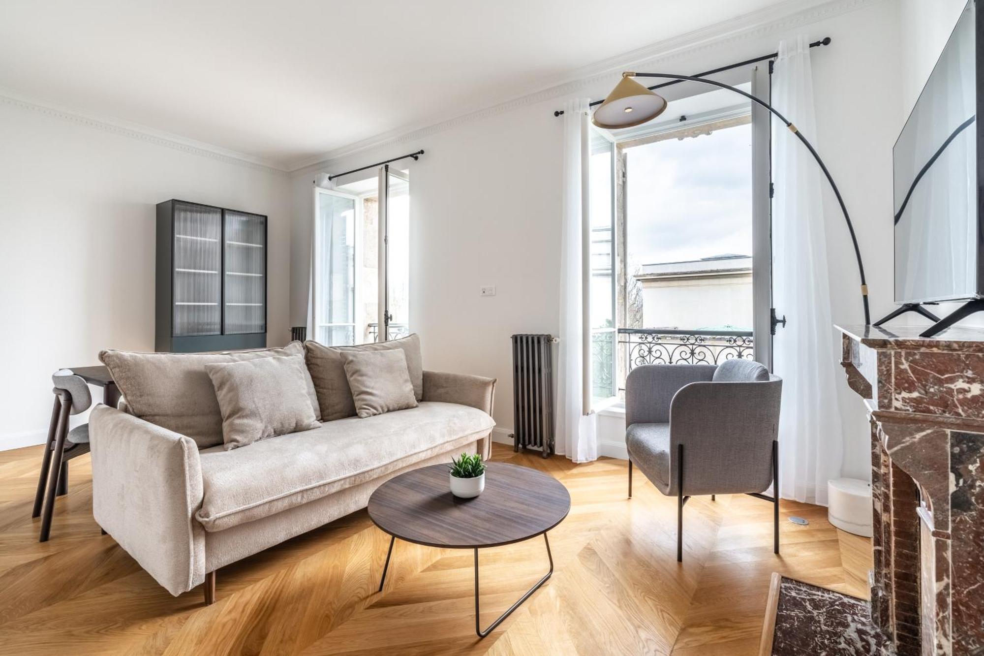 Luxury Living Alma Apartment