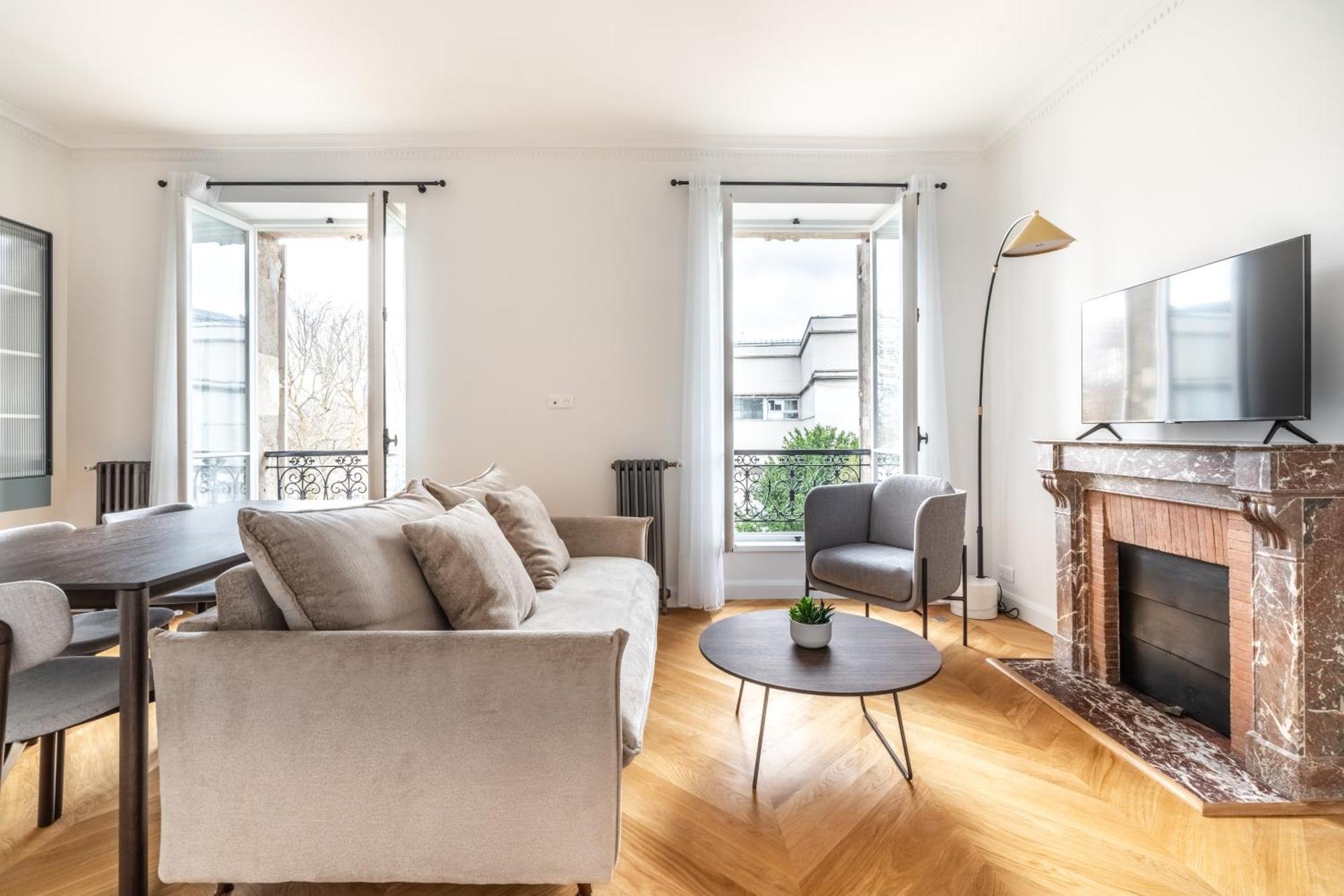 Luxury Living Alma Apartment Paris